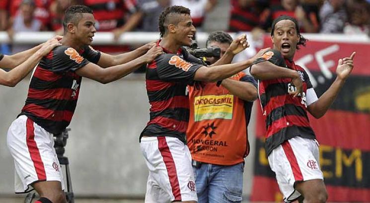 VIDEOS DE RONALDINHO Y SU MAGIA videos de ronaldinho y su magia: