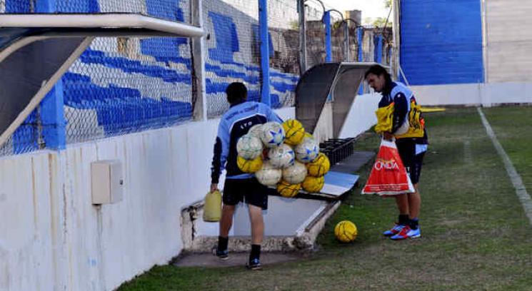 El plantel académico volvió a las prácticas. (Foto: José Hernández)